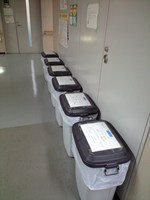 separate_trash_boxes_at_u-tokyo.JPG