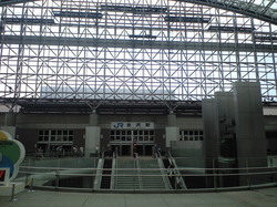 gate_of_kanazawa_station.JPG