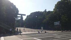 the_gate_of_yasukuni_shrine.JPG
